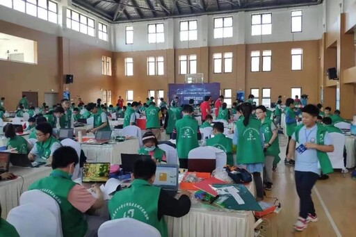 雷宇攜手創趣天地助力2021年“領航杯”江蘇省中小學生信息素養提升實踐活動。