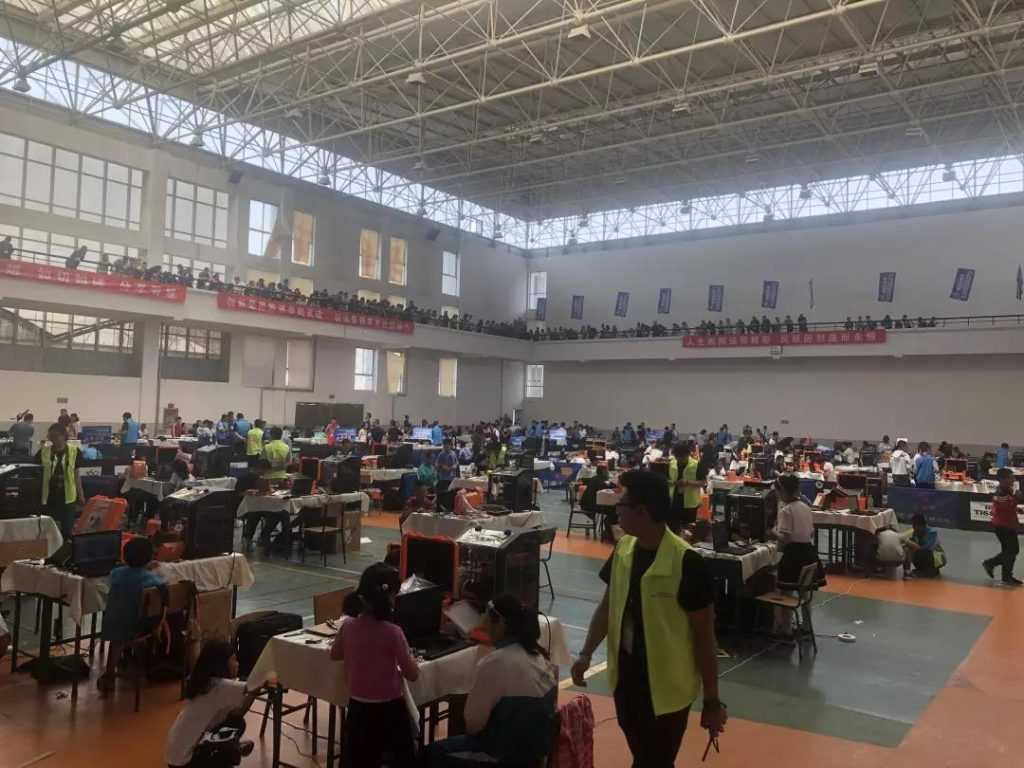 本次競賽主要是鼓勵廣大中小學(xué)生結(jié)合學(xué)習(xí)與實踐活動及生活實際,積極探索、勇于創(chuàng)新,運用信息技術(shù)手段設(shè)計、創(chuàng)作電腦作品,培養(yǎng)“發(fā)現(xiàn)問題、分析問題和解決問題”的能力。