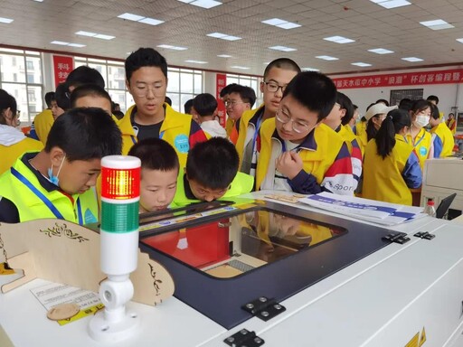 樂造匠高效精準地切割出選手們設計好的結構件