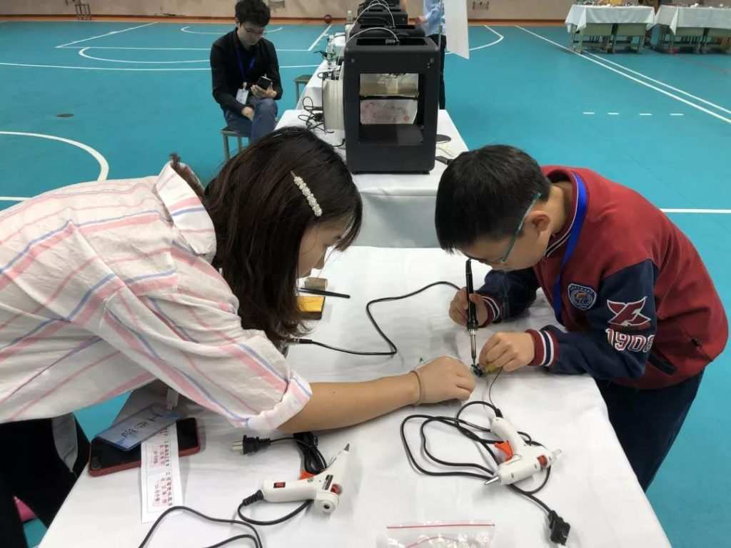 團結協作，分秒必爭