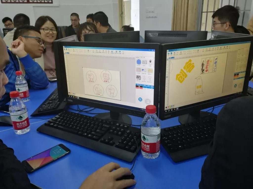 大家都學得很認真