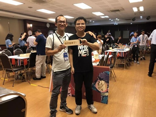 皮一下,很開心~