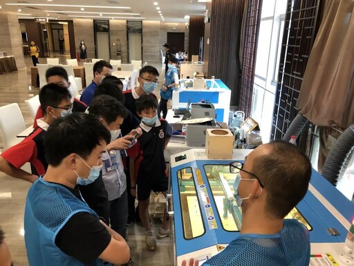 在他們的作品中，我們能發(fā)現(xiàn)激光切割元素無處不在的身影。