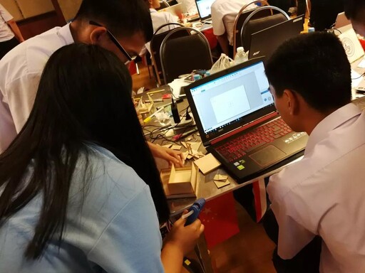 雷宇助力,首屆中泰少年創(chuàng)客馬拉松大賽完美收官!