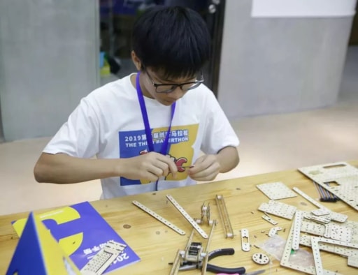 創客認真制作中