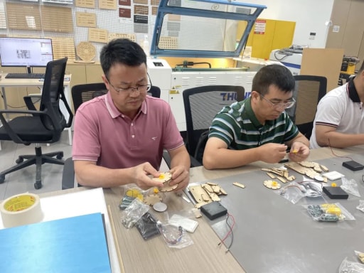 熱烈歡迎廣州市從化區(qū)“基于激光切割的創(chuàng)意智造項目”教師一行蒞臨我司開展研修活動！